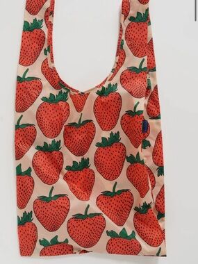 Baggy BIG strawberry tote